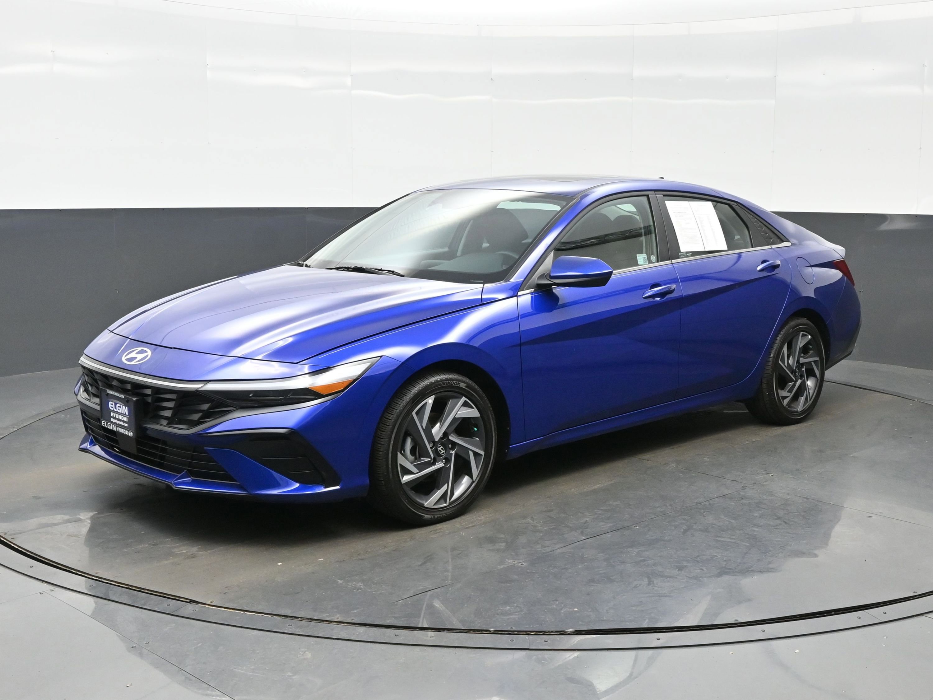 Certified 2025 Hyundai Elantra SEL image 2