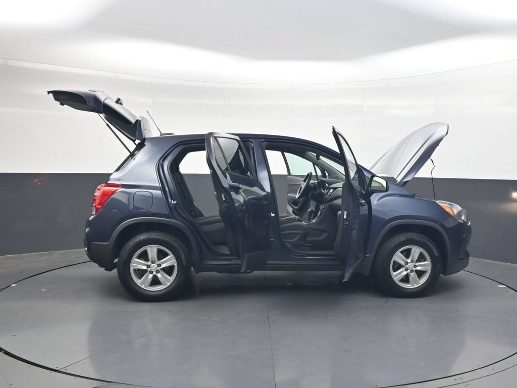 Used 2019 Chevrolet Trax LS w/ Tint and Cruise Package AWD/4WD image 47