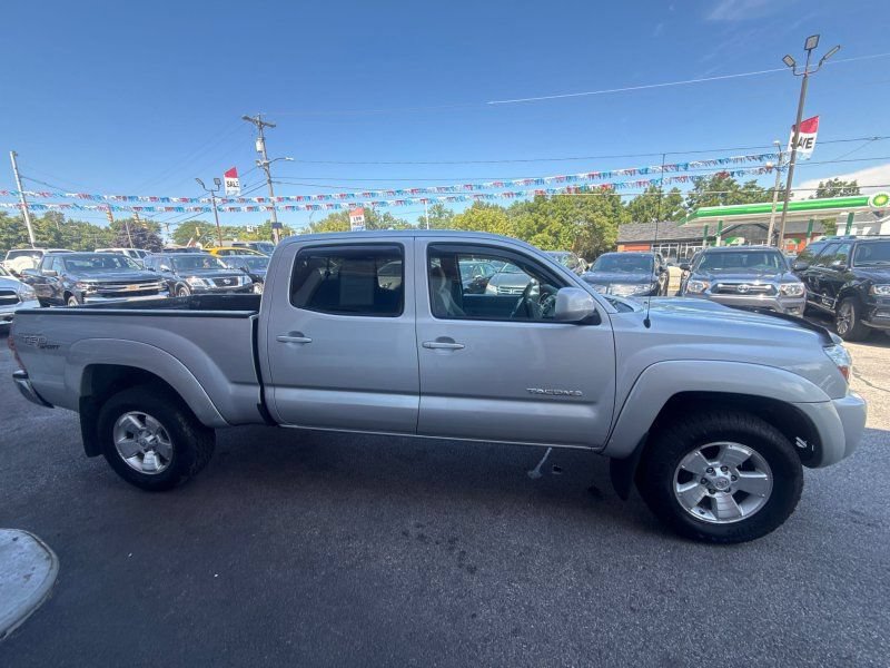 Used 2010 Toyota Tacoma 4x4 Double Cab V6 w/ TRD Sport Pkg image 4
