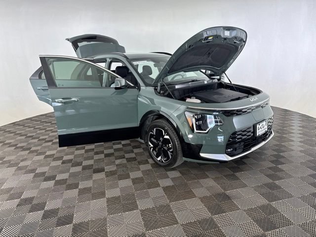 Certified 2023 Kia Niro Wave w/ Wave Preserve Package FWD image 14