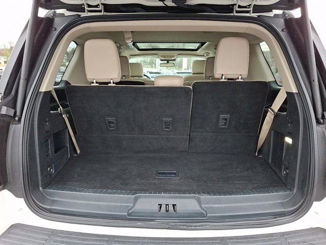 Used 2023 Ford Expedition XLT image 35