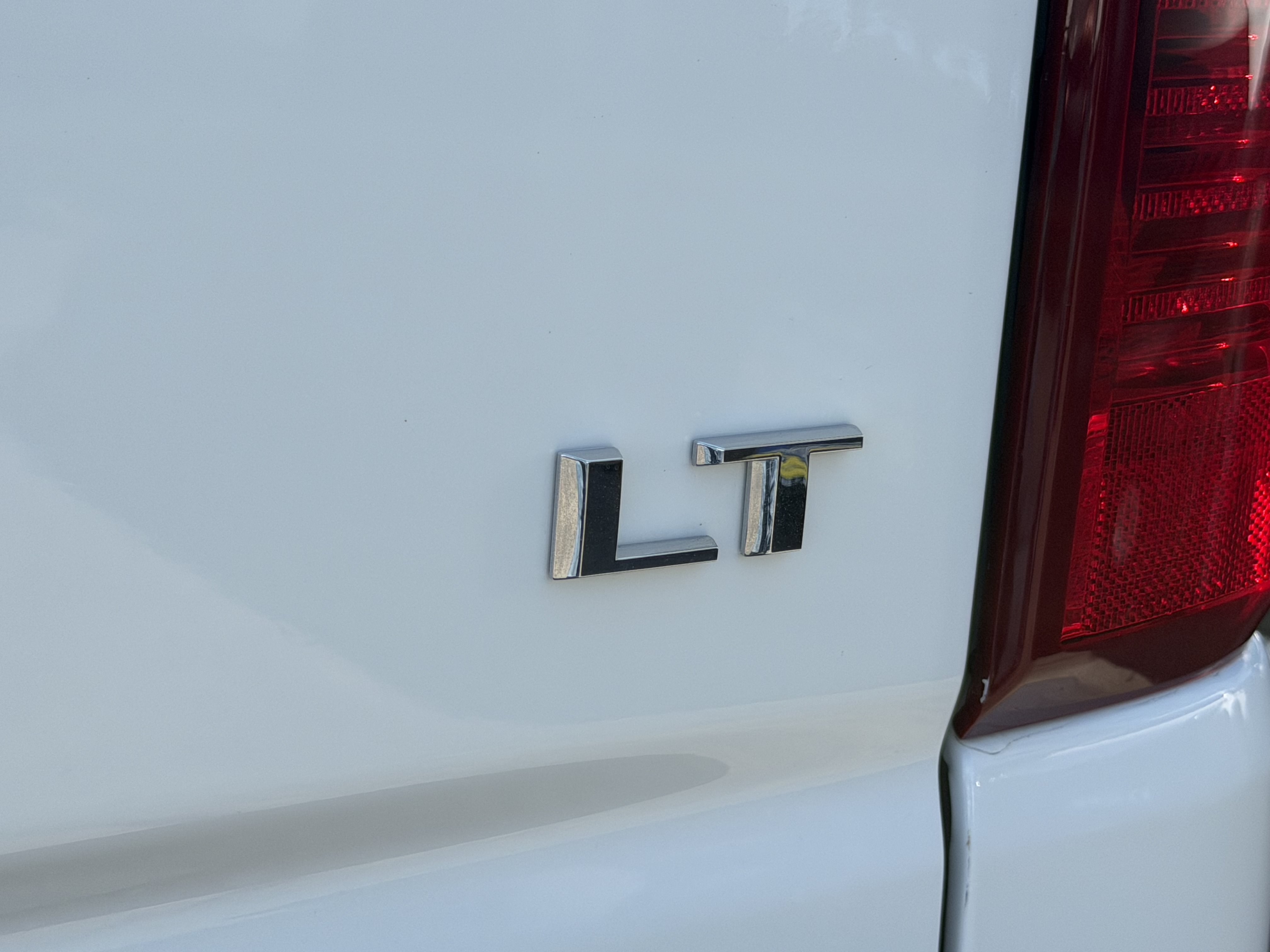 Used 2023 Chevrolet Silverado 1500 LT RWD image 9
