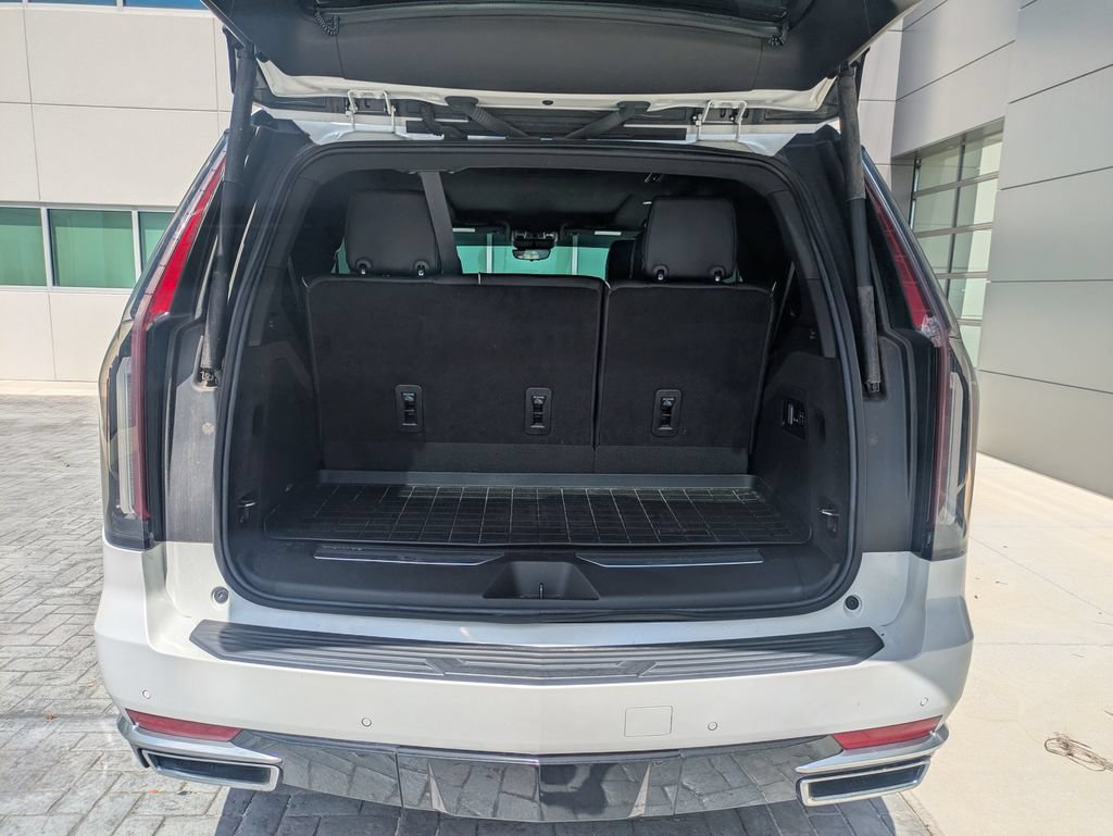 Used 2023 Cadillac Escalade Premium Luxury RWD image 13
