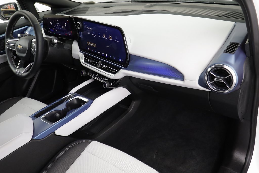 Certified 2025 Chevrolet Equinox EV LT image 21