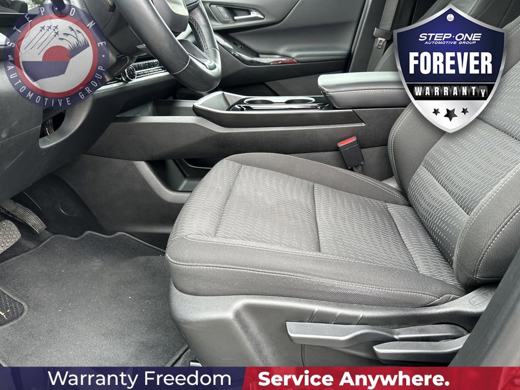 Used 2025 Chevrolet Equinox LT FWD image 14
