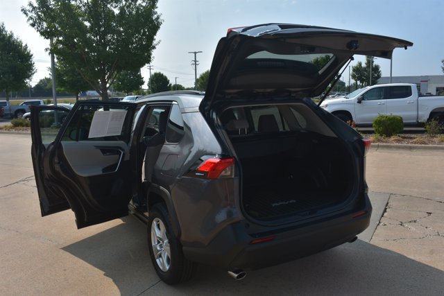Used 2021 Toyota RAV4 XLE FWD image 17