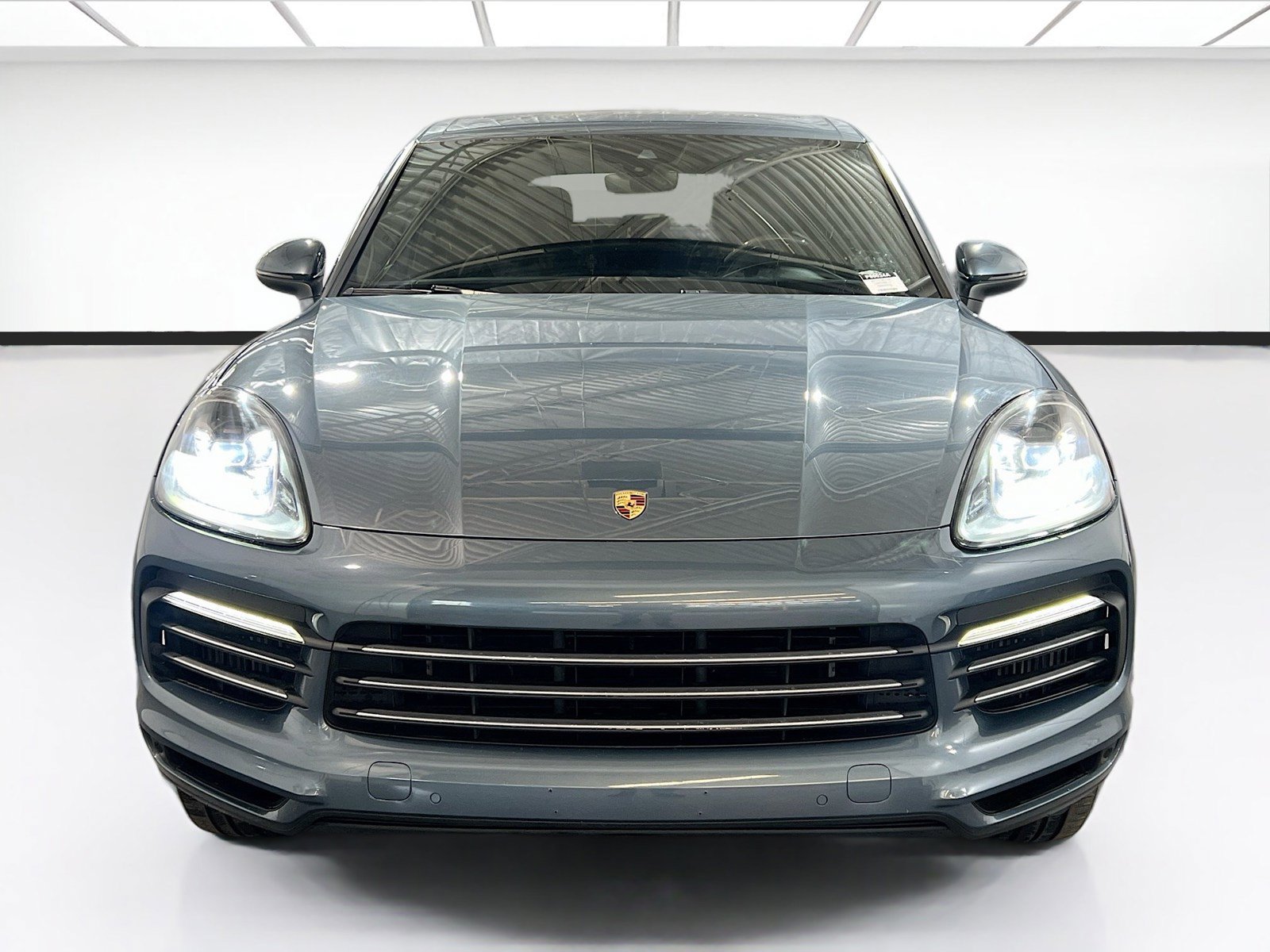 Used 2019 Porsche Cayenne AWD/4WD image 2