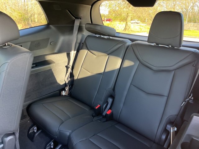 New 2025 Cadillac XT6 Luxury image 38