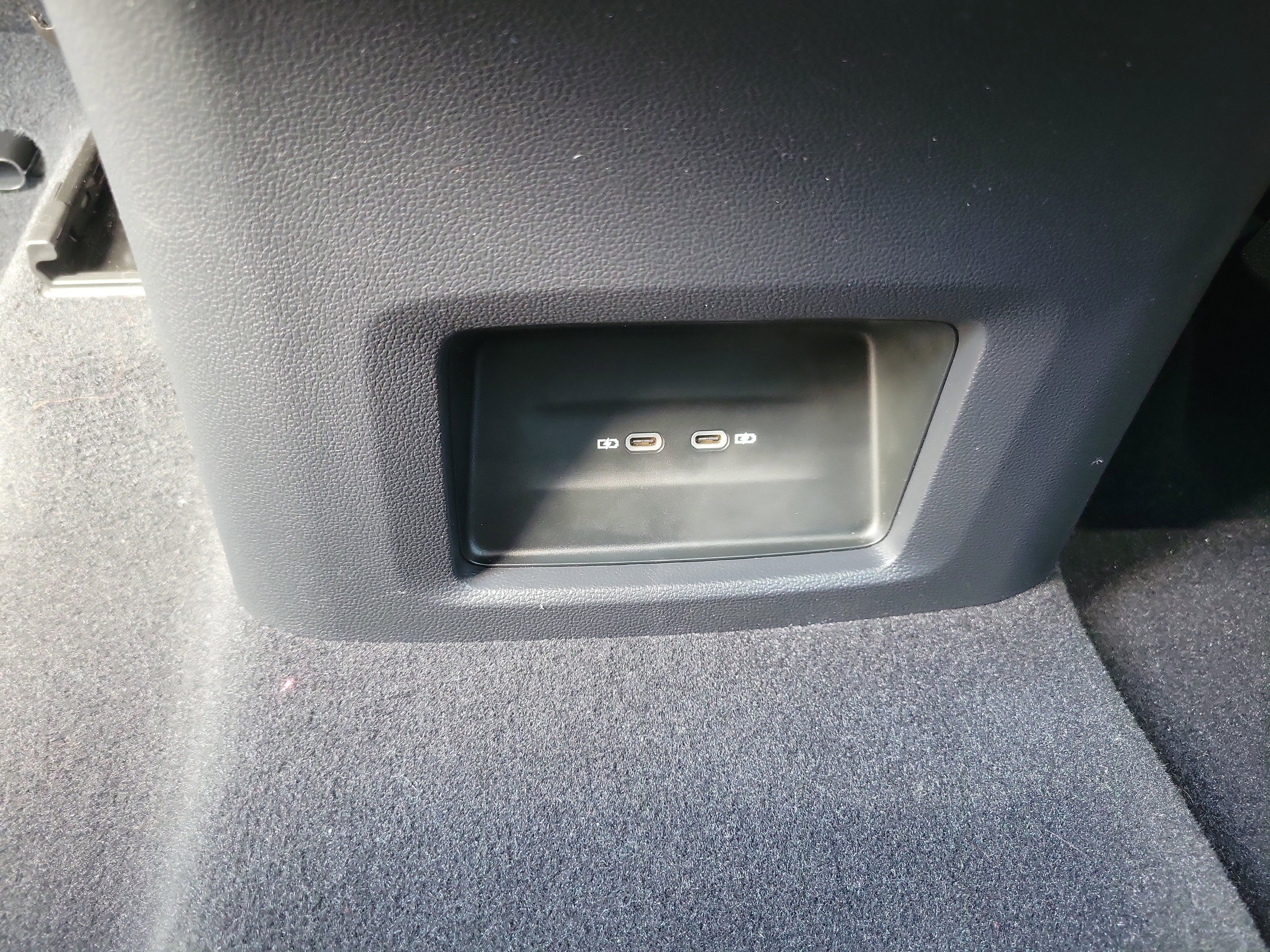 Used 2025 Volkswagen Atlas Cross Sport SE image 16