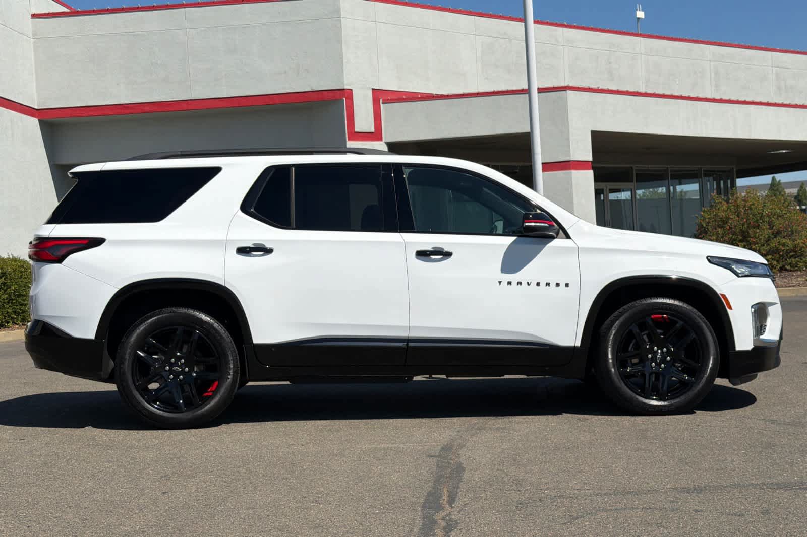 Used 2023 Chevrolet Traverse Premier w/ Redline Edition FWD image 6