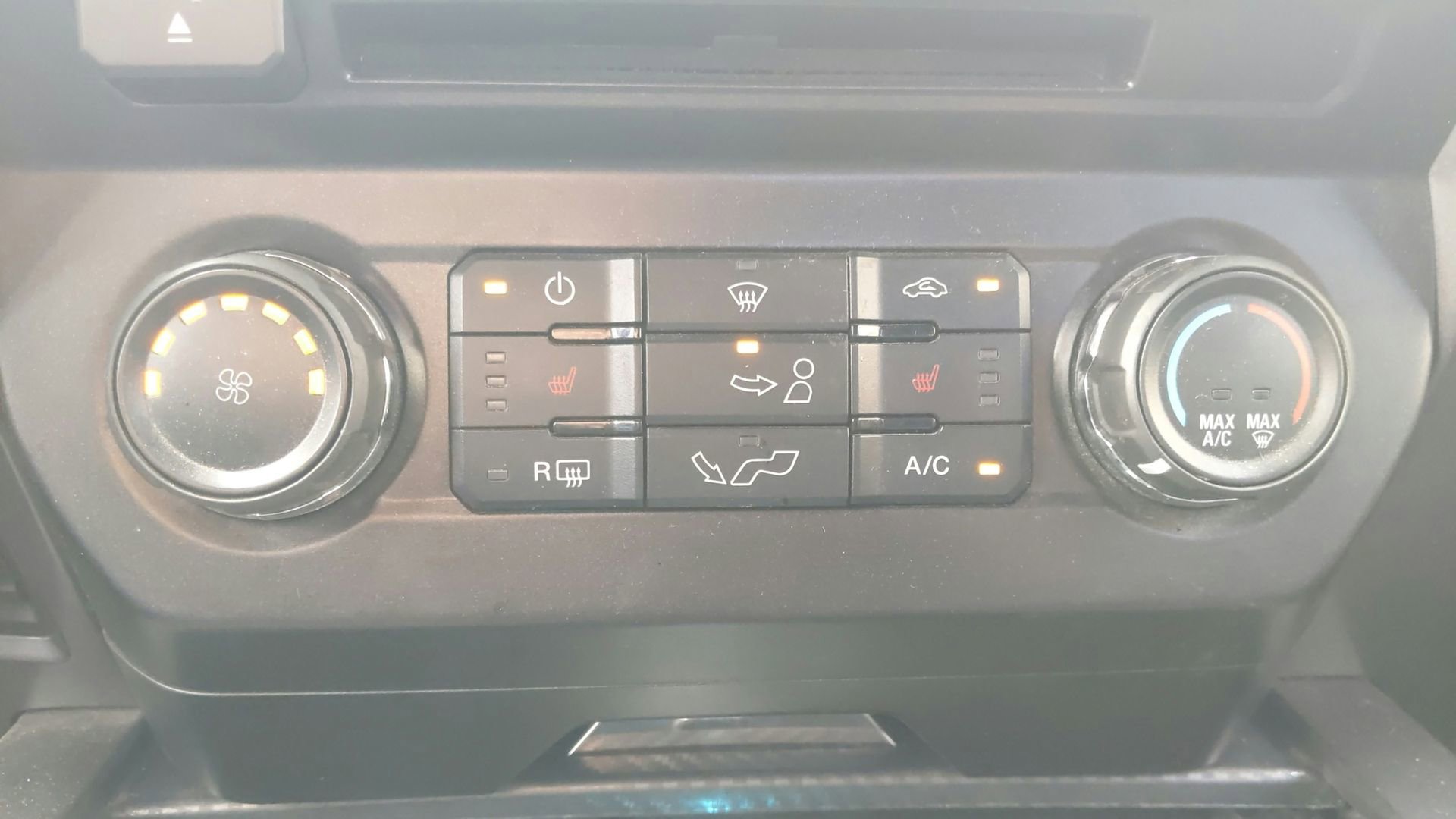 Used 2018 Ford F150 XLT w/ Equipment Group 302A Luxury AWD/4WD image 27