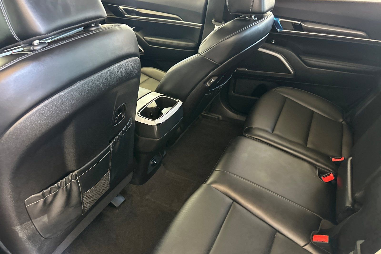 Used 2025 Kia Telluride LX FWD image 13