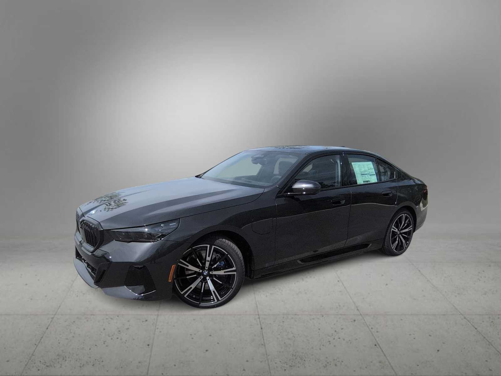 New 2027 BMW 550e xDrive AWD/4WD video 1