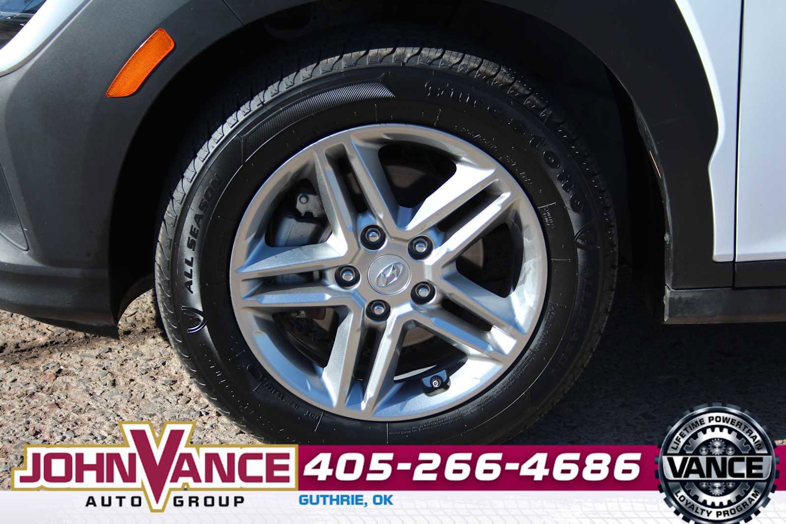 Used 2023 Hyundai Kona SE image 12