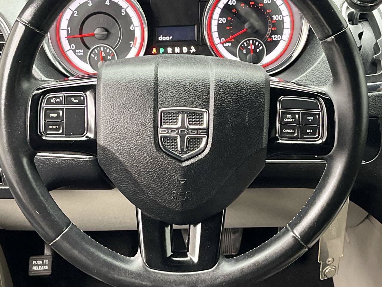 Used 2019 Dodge Grand Caravan SXT FWD image 14