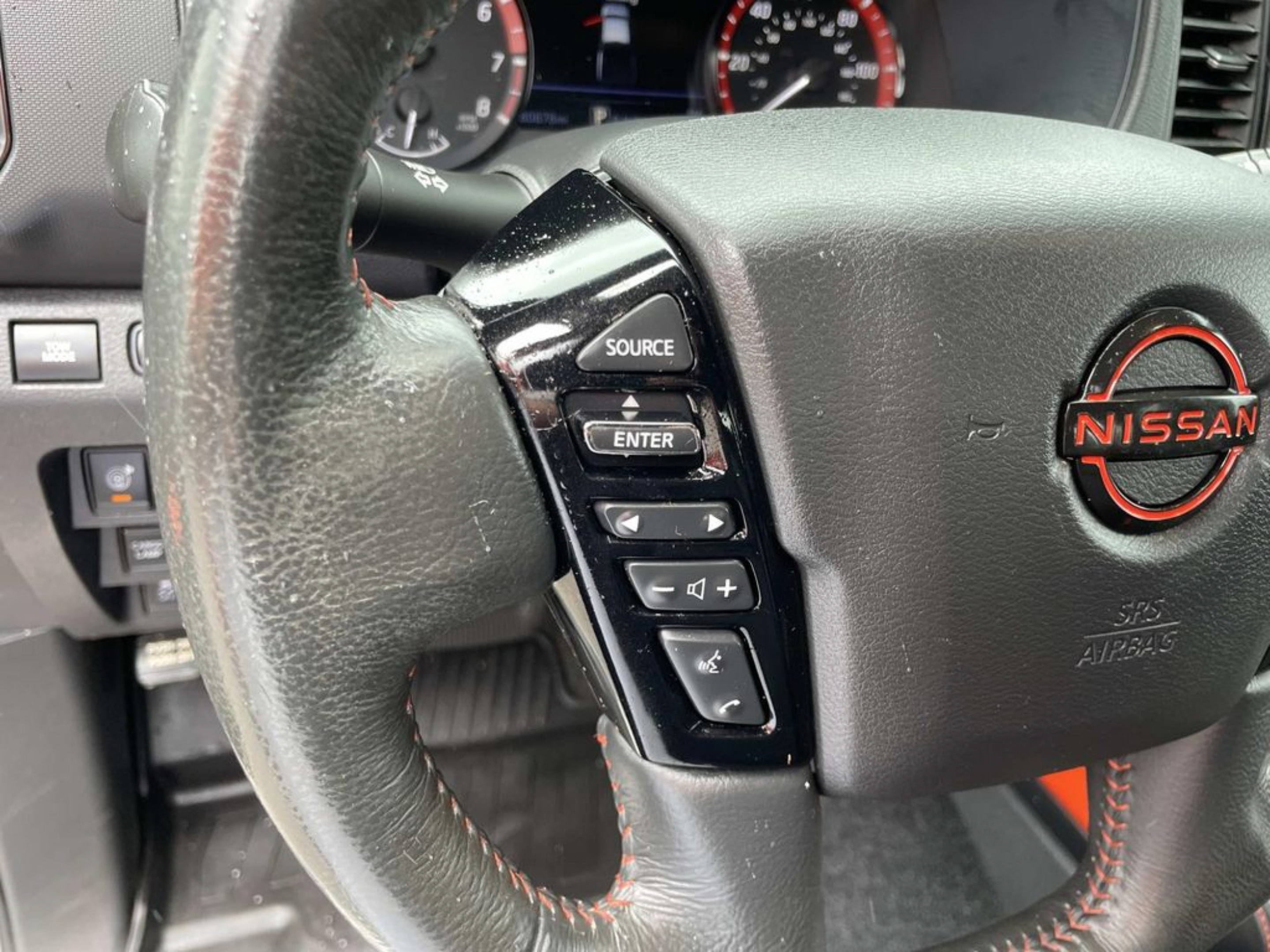 Used 2023 Nissan Frontier PRO-4X w/ Pro-4X Premium Package AWD/4WD image 24