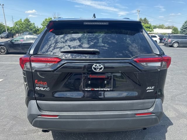 Used 2021 Toyota RAV4 XLE AWD/4WD image 4