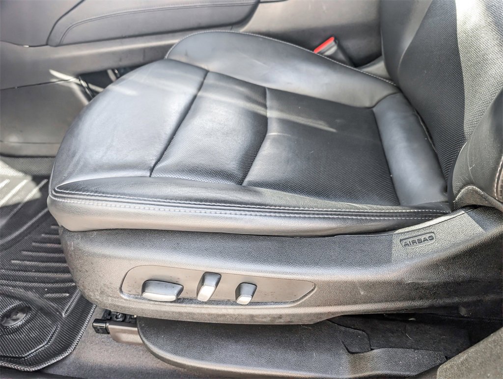 Used 2023 Cadillac XT6 Premium Luxury image 12