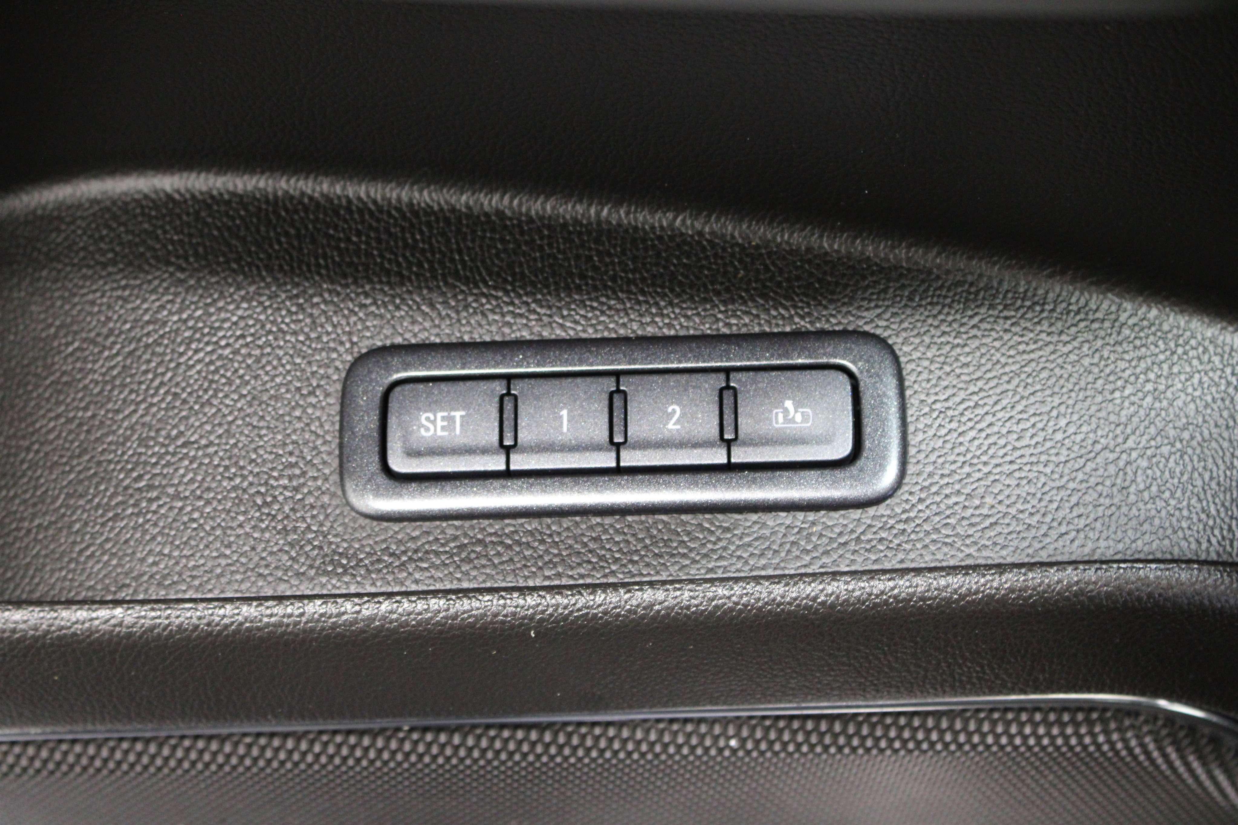Used 2017 GMC Yukon SLT RWD image 8