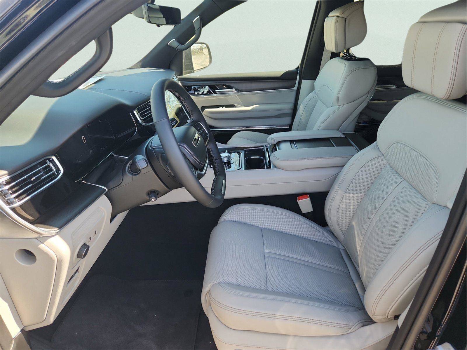 New 2026 Jeep Grand Wagoneer Summit w/ Premium Group III AWD/4WD image 10