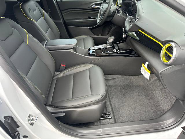 New 2025 Chevrolet Trax ACTIV image 12
