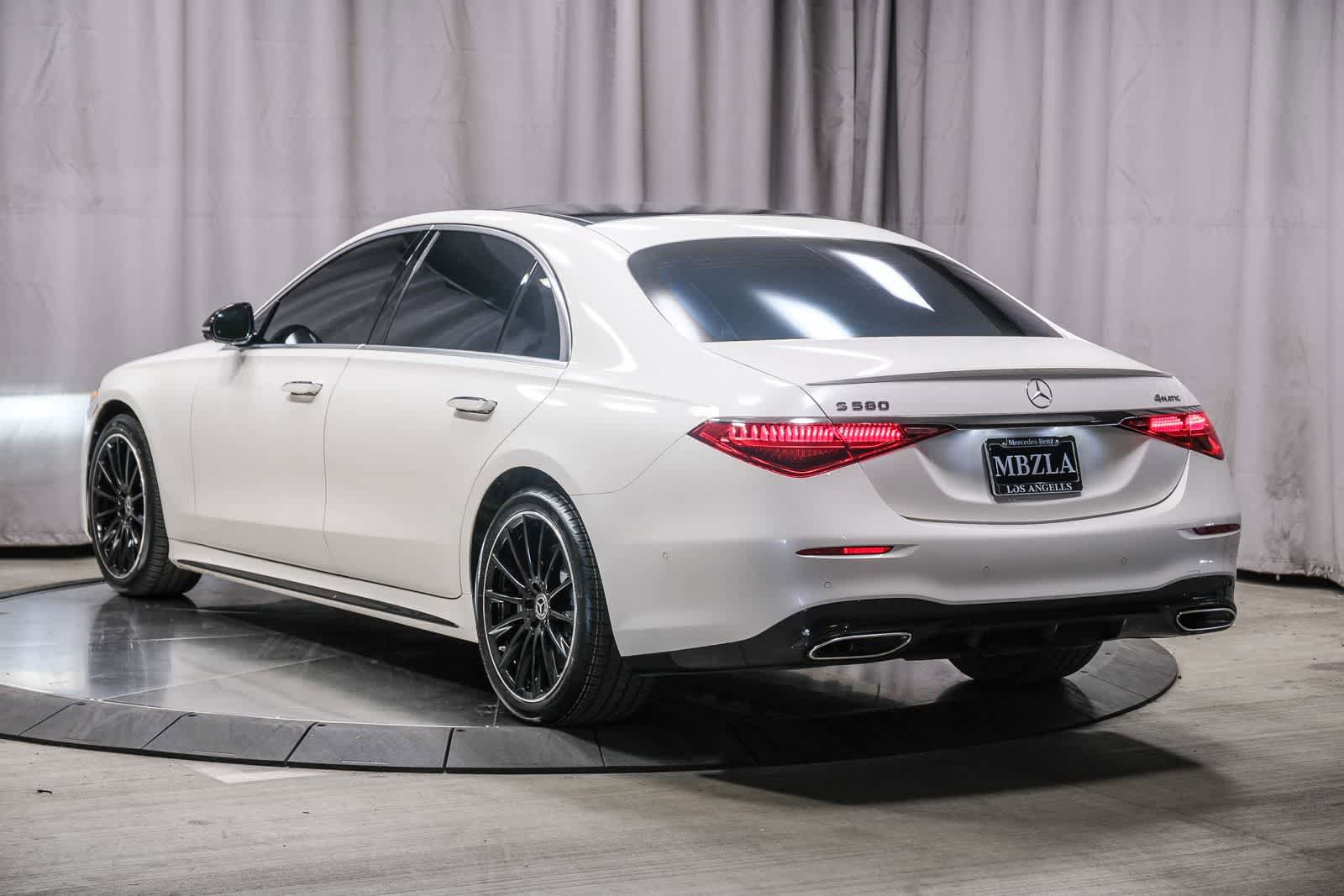 Used 2022 Mercedes-Benz S 580 4MATIC Sedan video 2