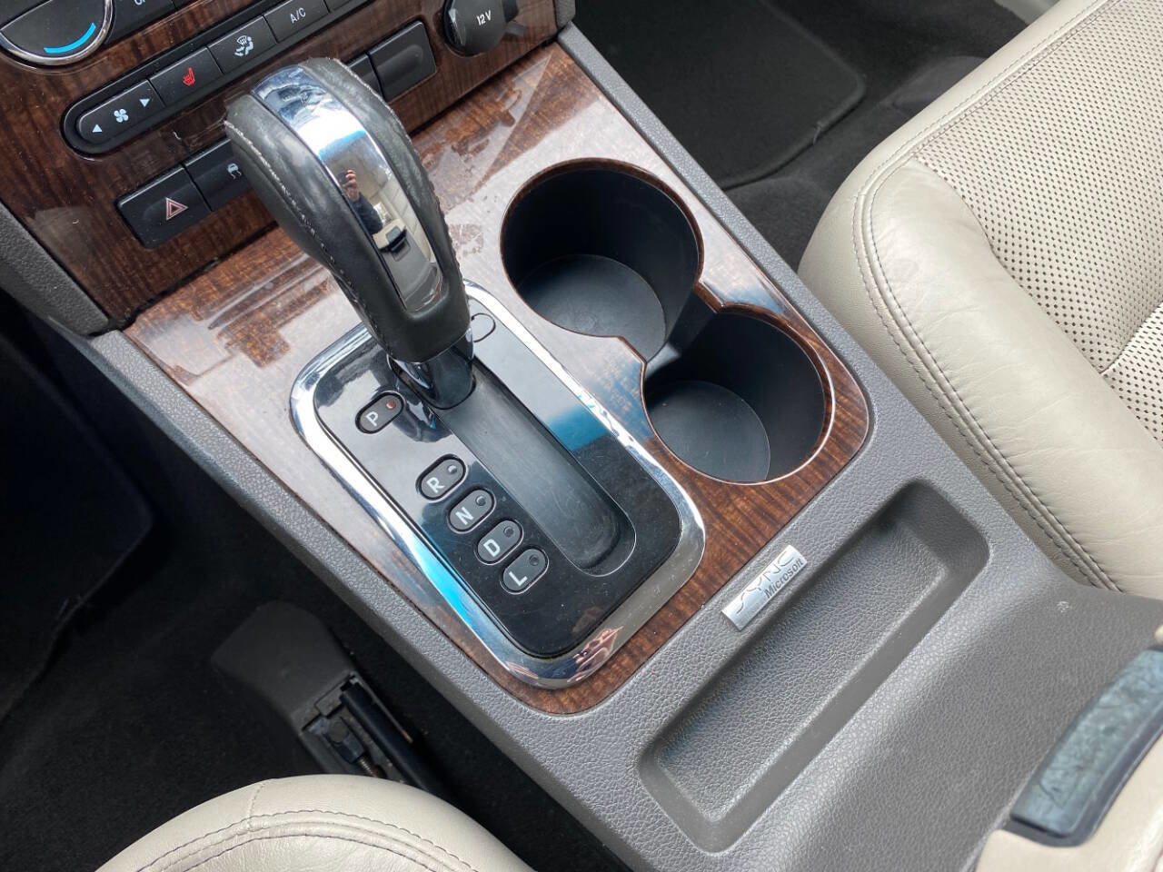 Used 2009 Ford Taurus Limited image 28