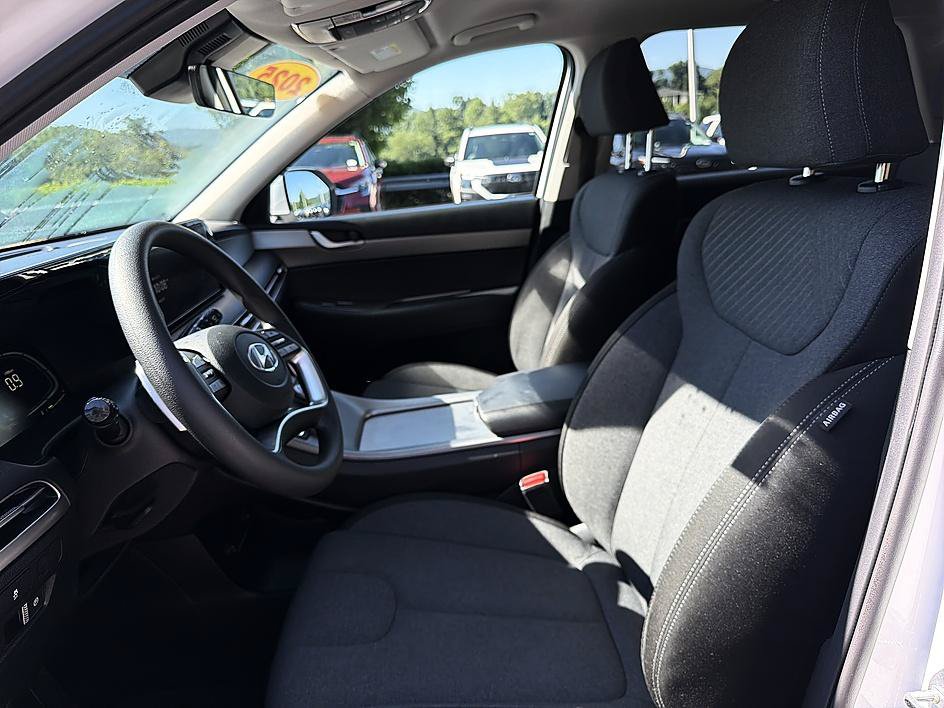 Used 2025 Hyundai Palisade SE FWD image 11