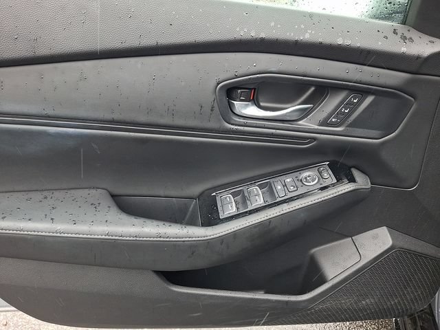 Used 2023 Honda Accord Touring image 12