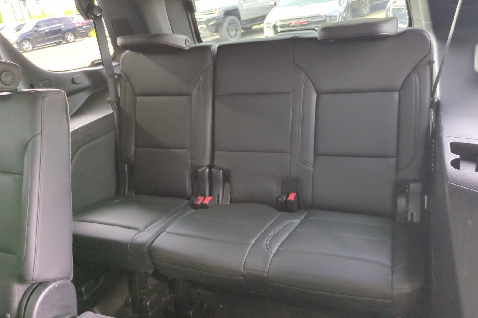 Used 2021 Chevrolet Tahoe Z71 w/ Z71 Signature Package AWD/4WD image 17
