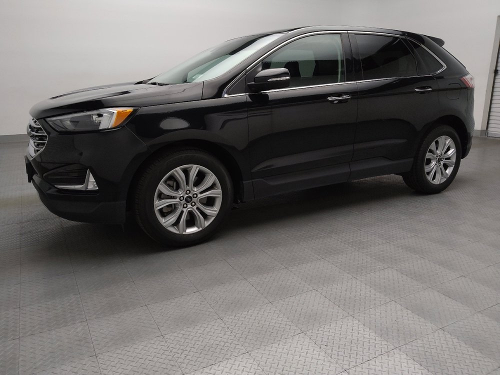 Used 2023 Ford Edge Titanium image 2
