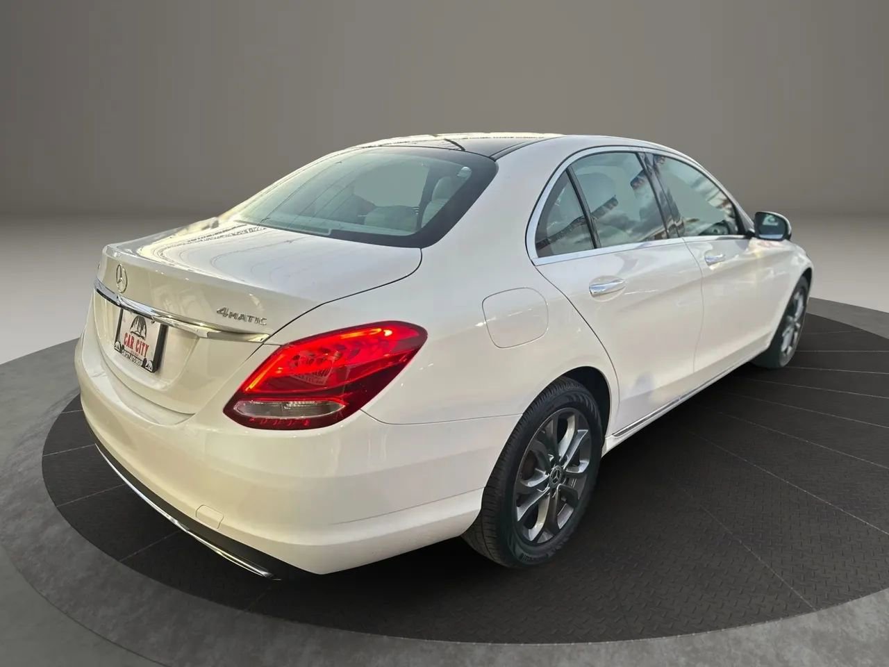 Used 2018 Mercedes-Benz C 300 4MATIC Sedan image 5