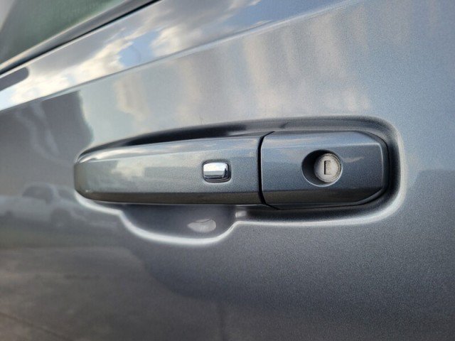 Used 2021 Chevrolet Tahoe RST RWD image 9