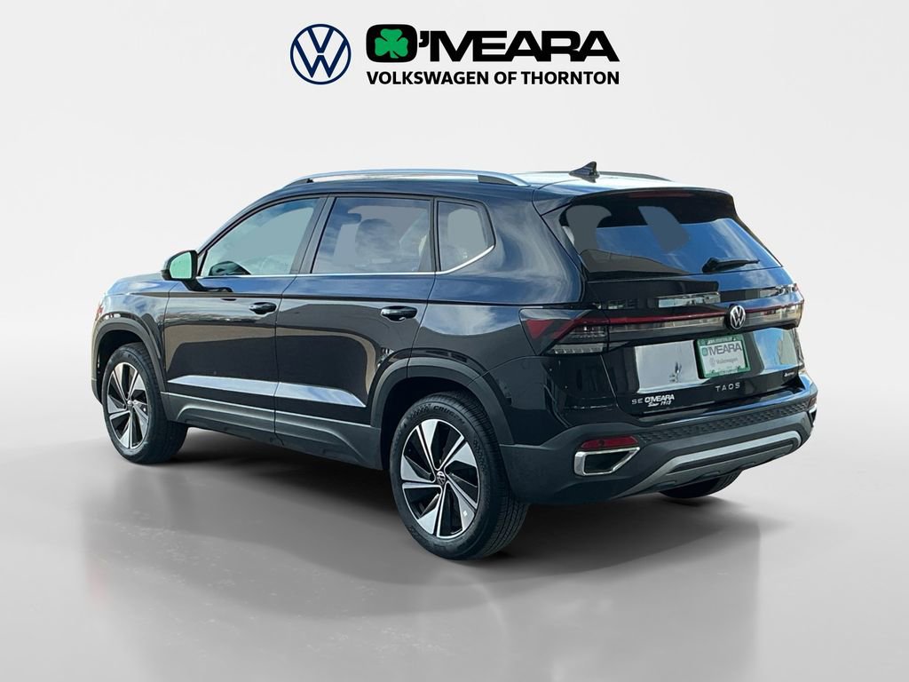 Used 2025 Volkswagen Taos SE w/ Panoramic Sunroof Package image 3