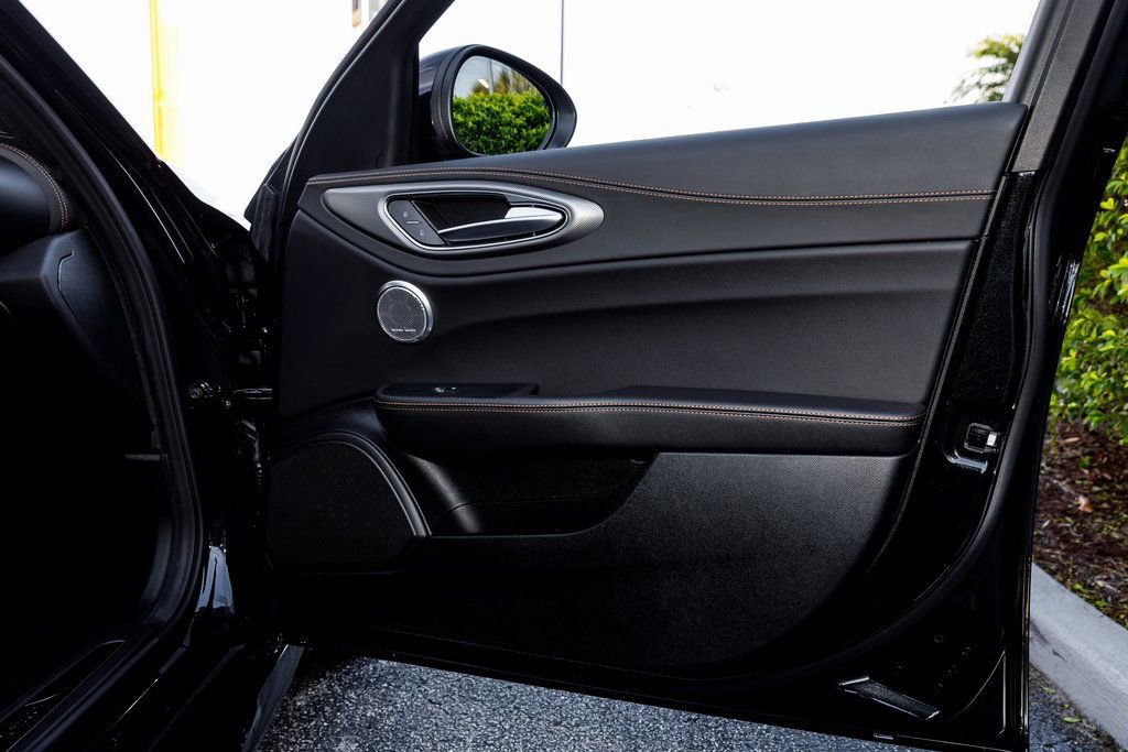 New 2025 Alfa Romeo Giulia AWD w/ Driving Assist Package image 37