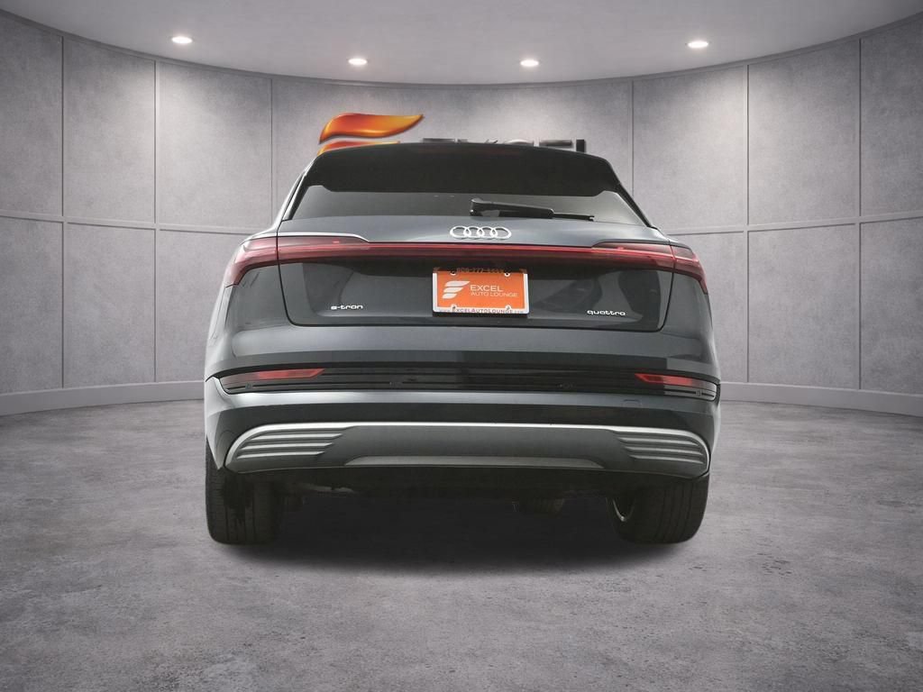 Used 2022 Audi e-tron Premium AWD/4WD image 46