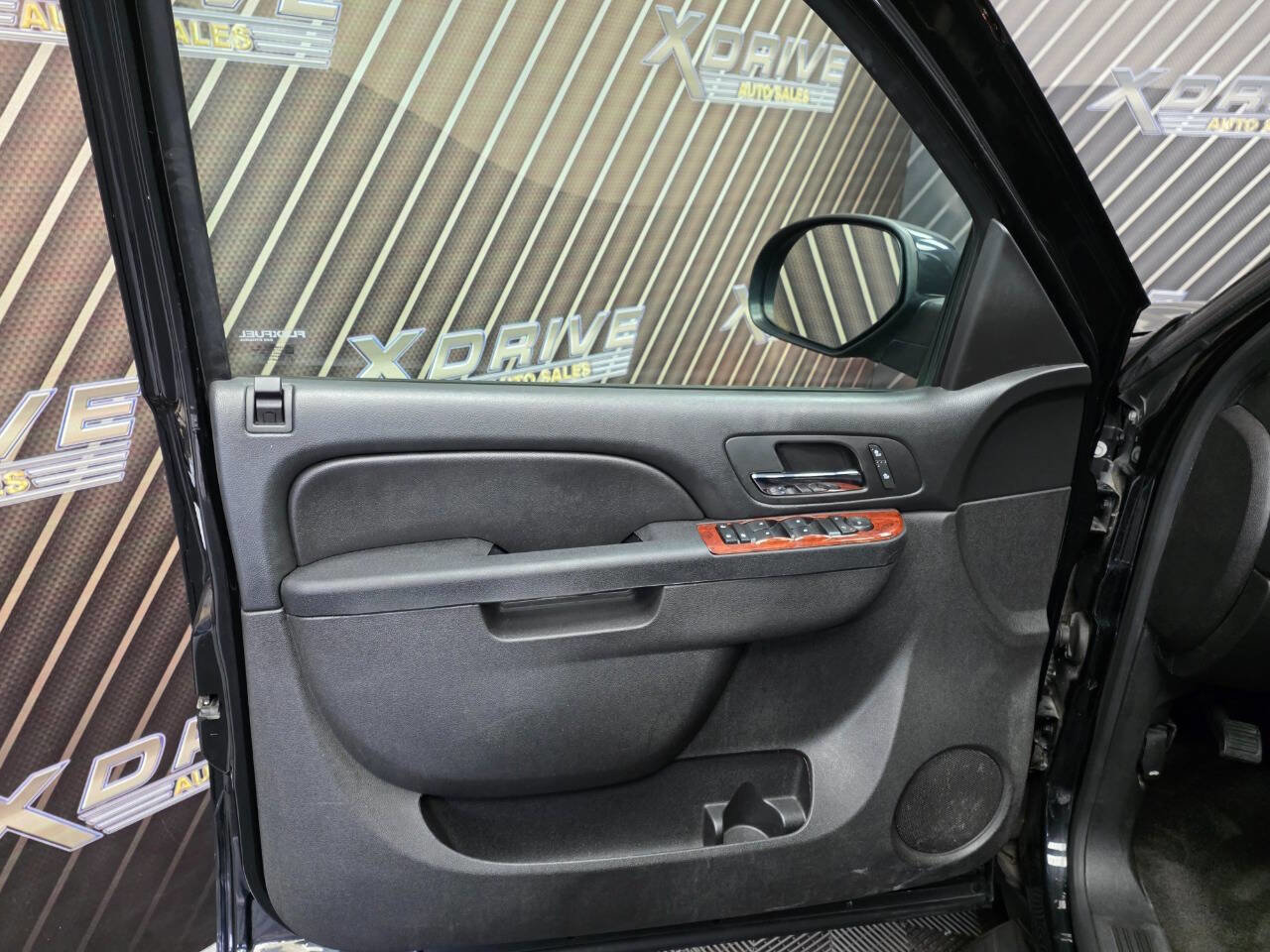 Used 2014 Chevrolet Suburban LT image 18