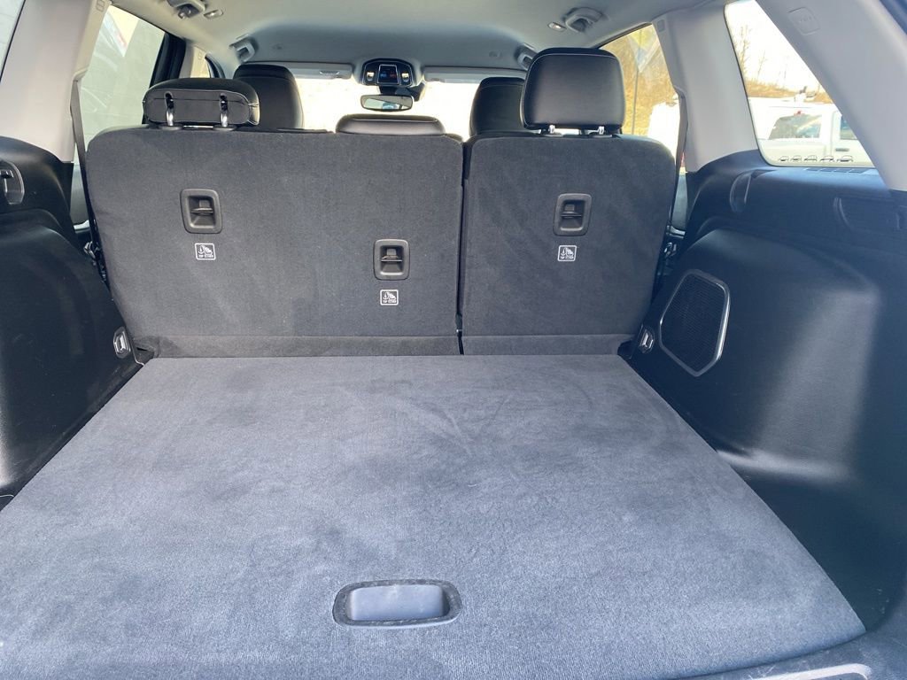 Used 2023 Jeep Grand Cherokee Limited w/ Black Appearance Package image 14