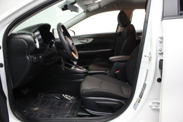 Used 2022 Kia Forte LXS image 6
