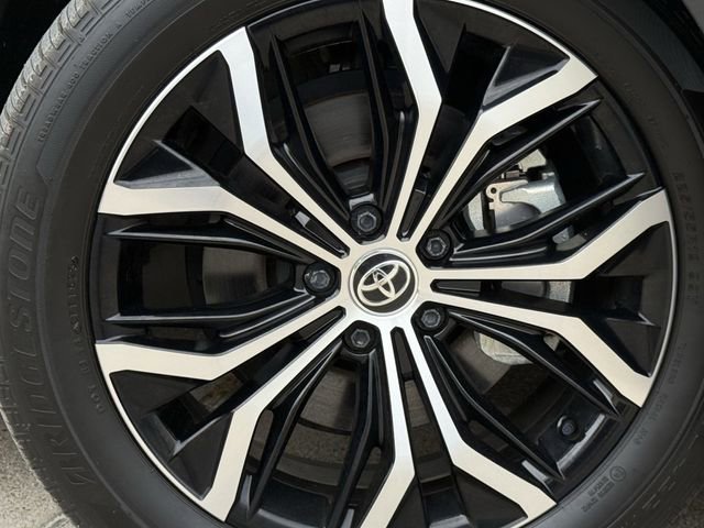 Used 2023 Toyota Crown XLE image 9