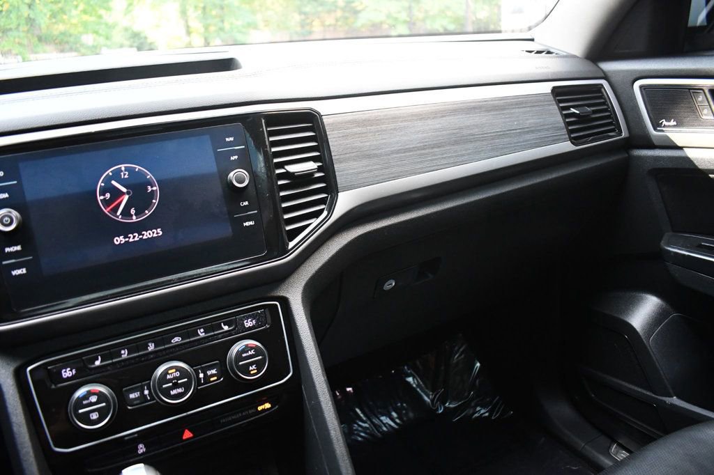 Used 2021 Volkswagen Atlas SEL Premium image 28