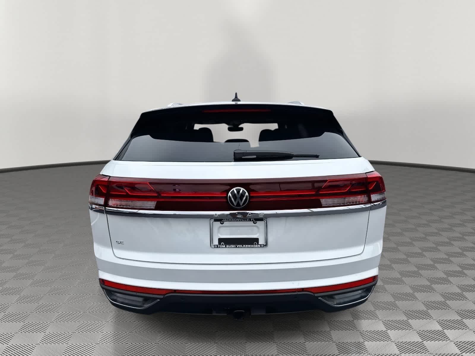 New 2026 Volkswagen Atlas Cross Sport SE FWD image 4