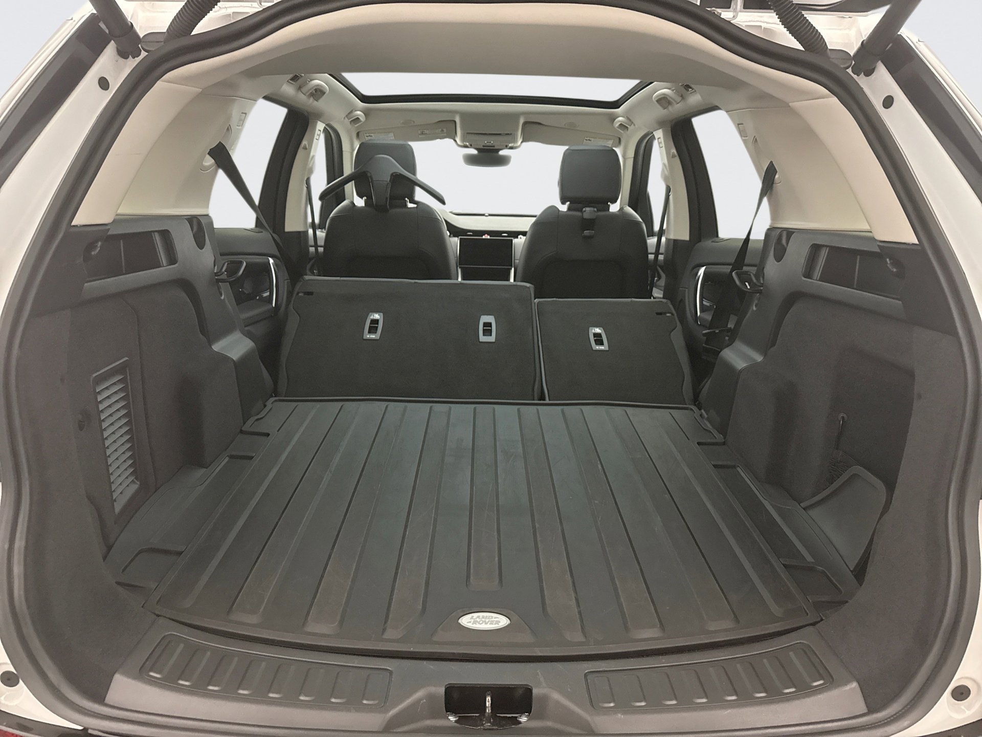 Used 2025 Land Rover Discovery Sport S image 24