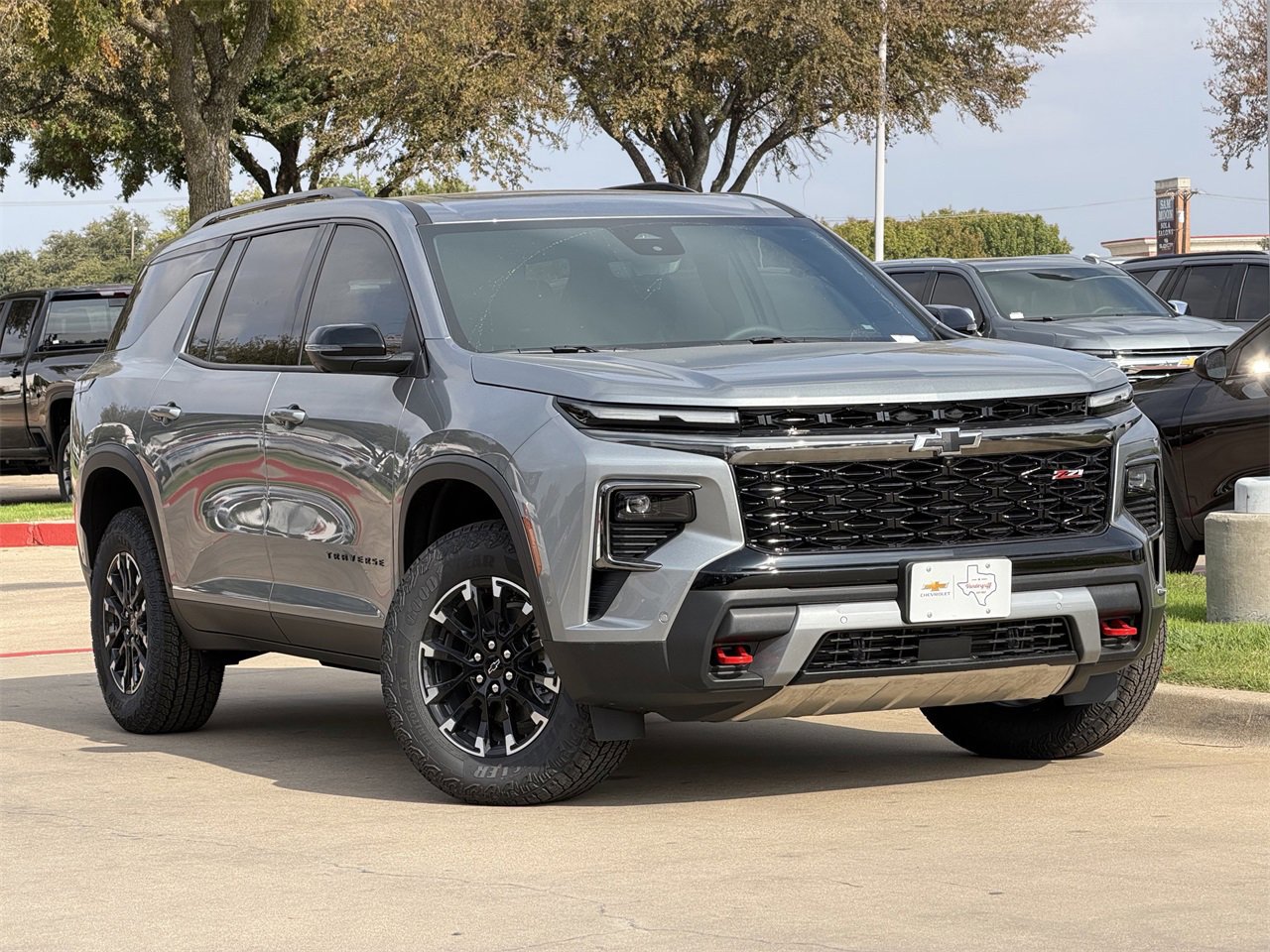 New 2026 Chevrolet Traverse Z71 w/ Enhanced Driving Package image 2