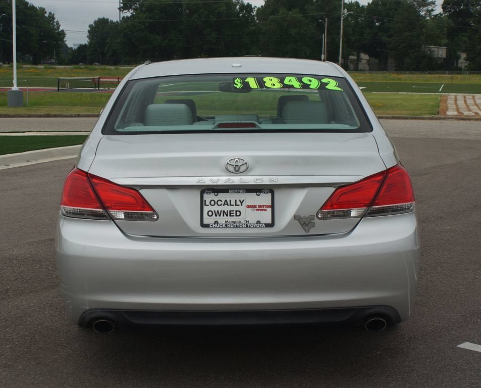 Used 2012 Toyota Avalon Limited FWD image 3