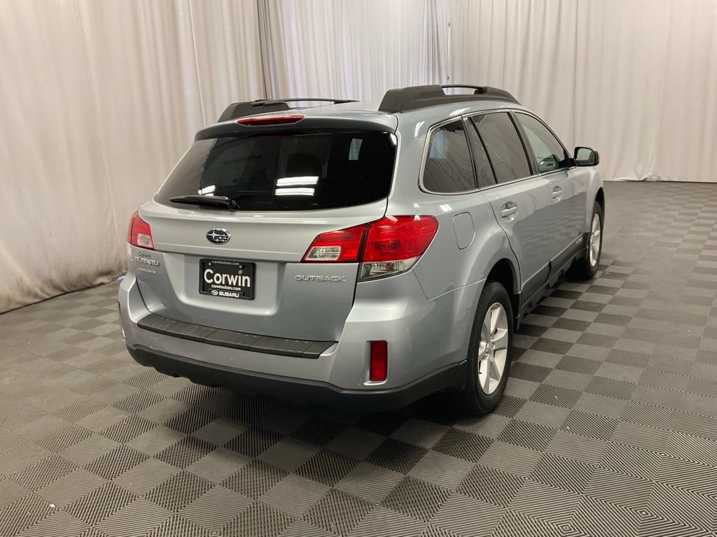 Used 2013 Subaru Outback 2.5i Premium AWD/4WD image 2