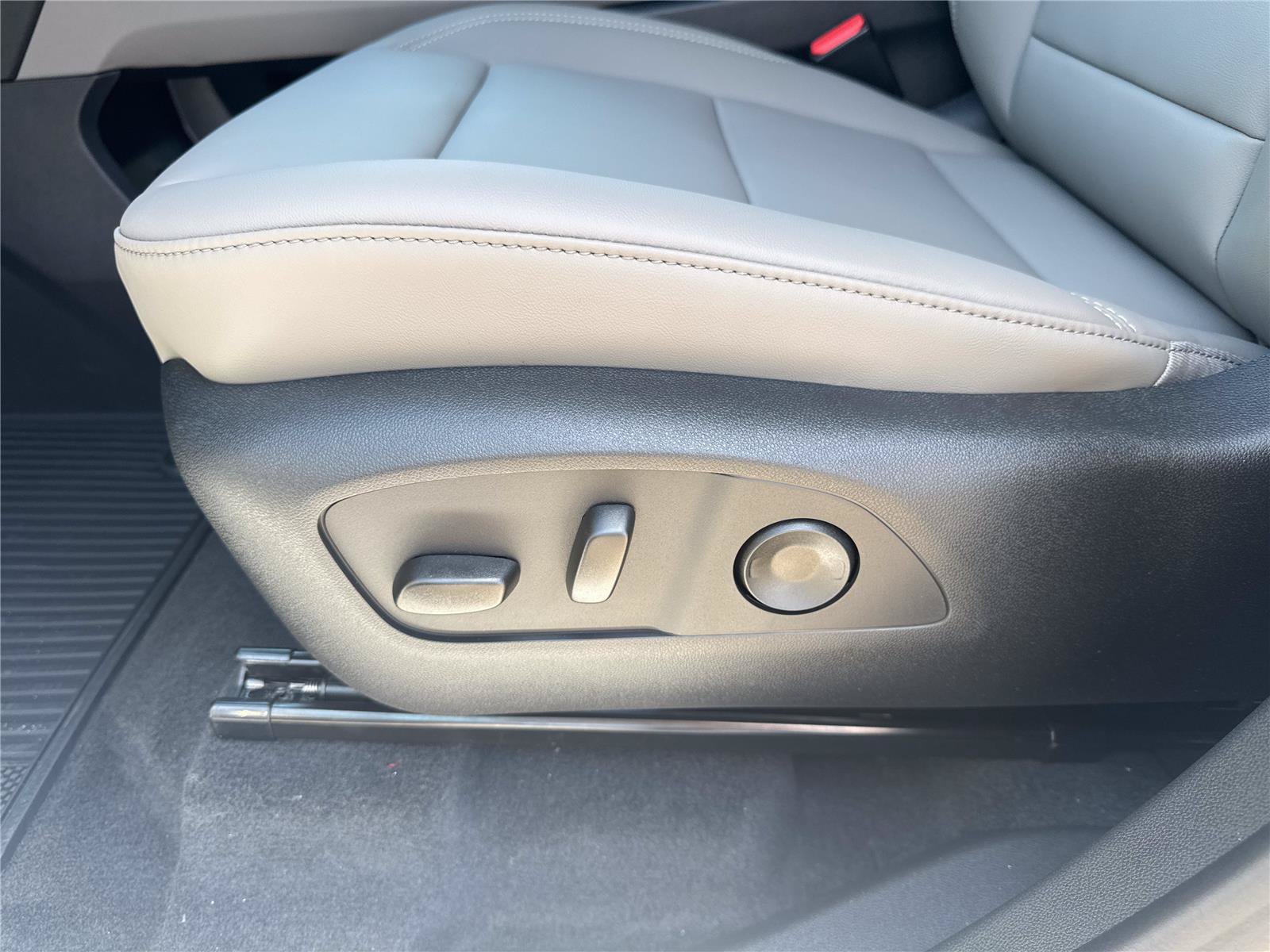 New 2026 GMC Acadia Elevation w/ Elevation Premium Package FWD image 12