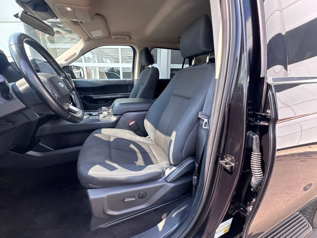 Used 2023 Ford Expedition XL AWD/4WD image 12