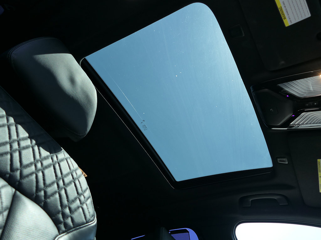 Used 2023 BMW M550i xDrive w/ Executive Package AWD/4WD image 29