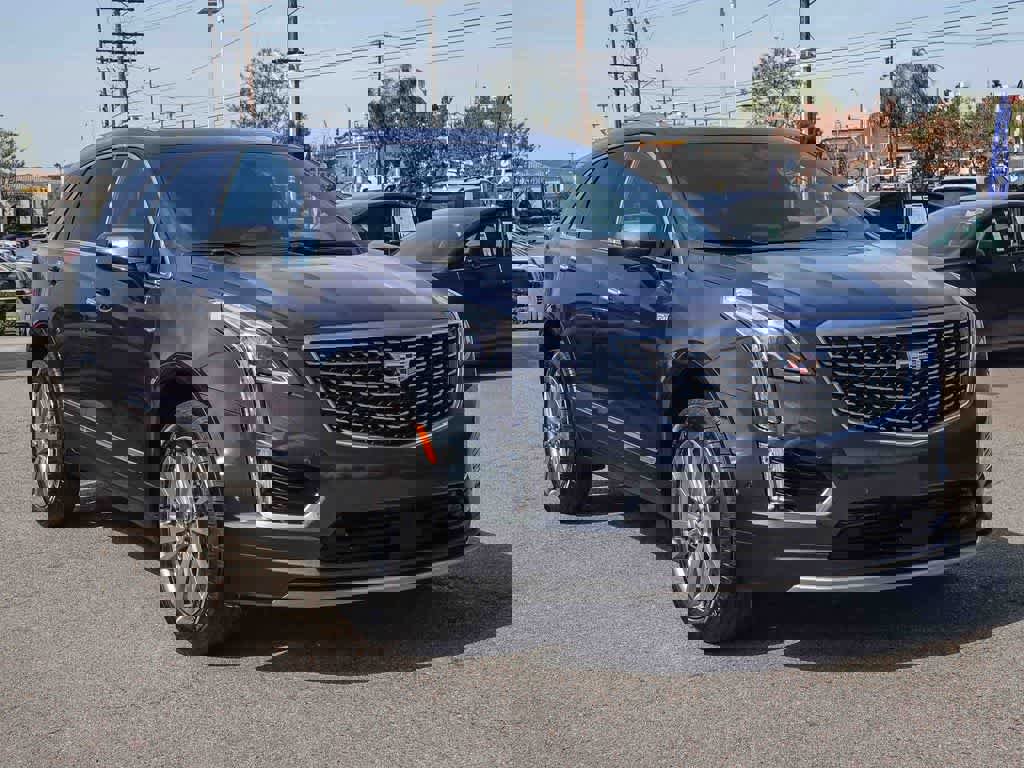 Used 2023 Cadillac XT5 Premium Luxury w/ Technology Package image 3